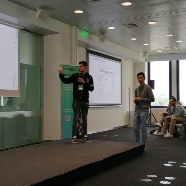 Alunos da EESE da Universidade Lusófona Porto tornam-se finalistas do desafio SIEMENS