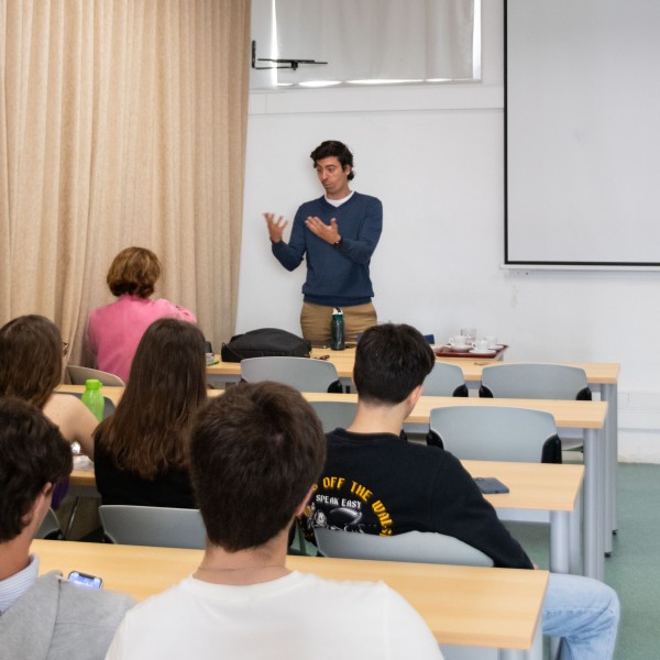 conferencia-explora-setor-farmaceutico-na-atualidade