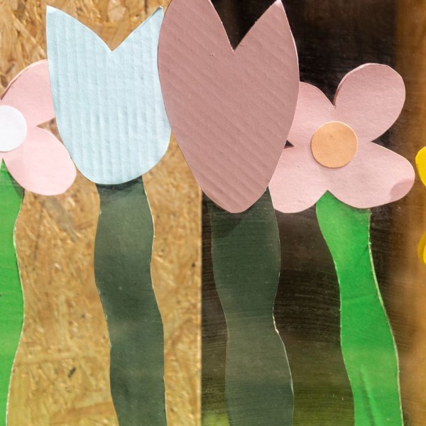 criatividade-em-flor-montras-de-primavera-dao-vida-ao-bairro-de-alvalade
