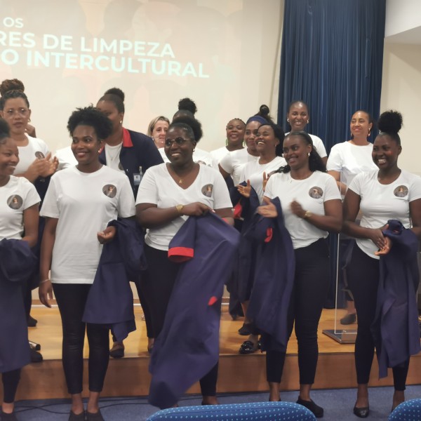encontro-final-com-os-colaboradores-de-limpeza-promove-partilha-intercultural
