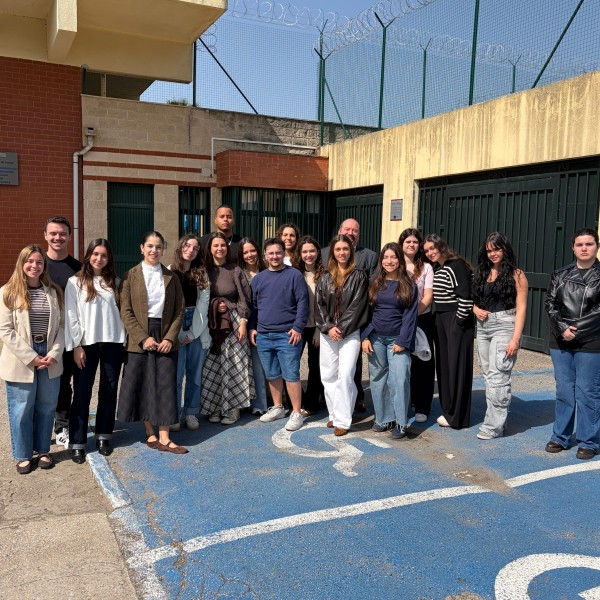 estudantes-da-faculdade-de-direito-visitam-prisao-da-carregueira
