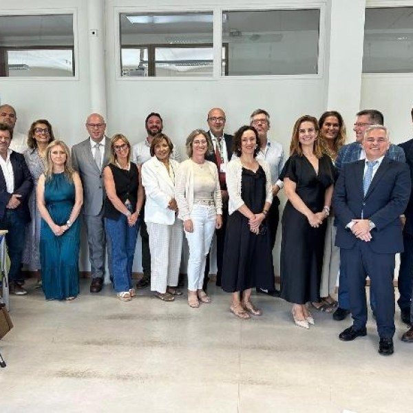 proposta-medicina-da-ulusofona-reune-unidade-local-de-saude-e-camara-municipal