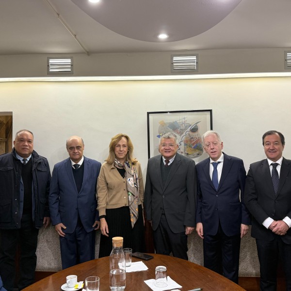 senhor-embaixador-do-vietnam-visita-ulusofona-cup