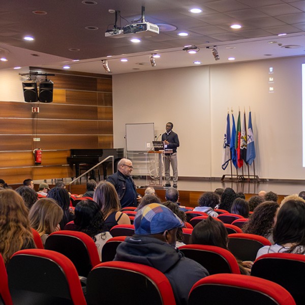 viena-em-analise-em-simposio-do-departamento-de-arquitetura-e-urbanismo-